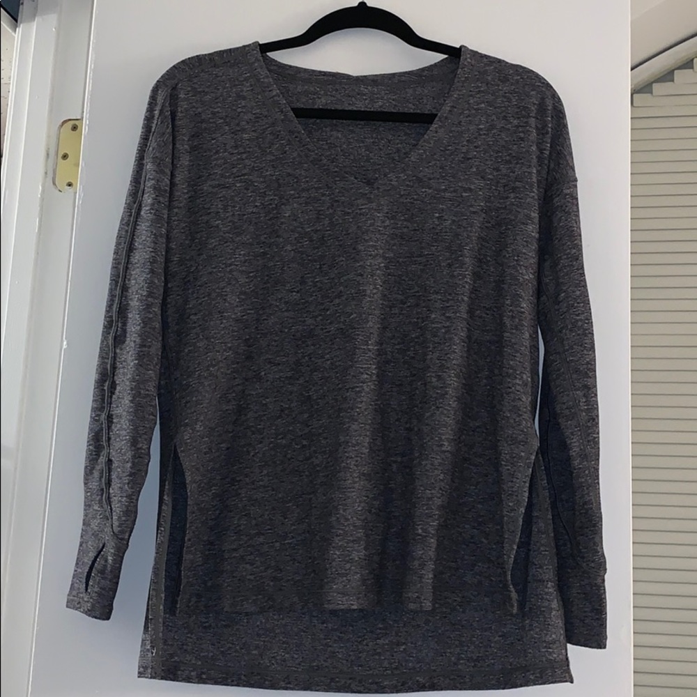 Excellent condition LULULEMON gray long sleeve